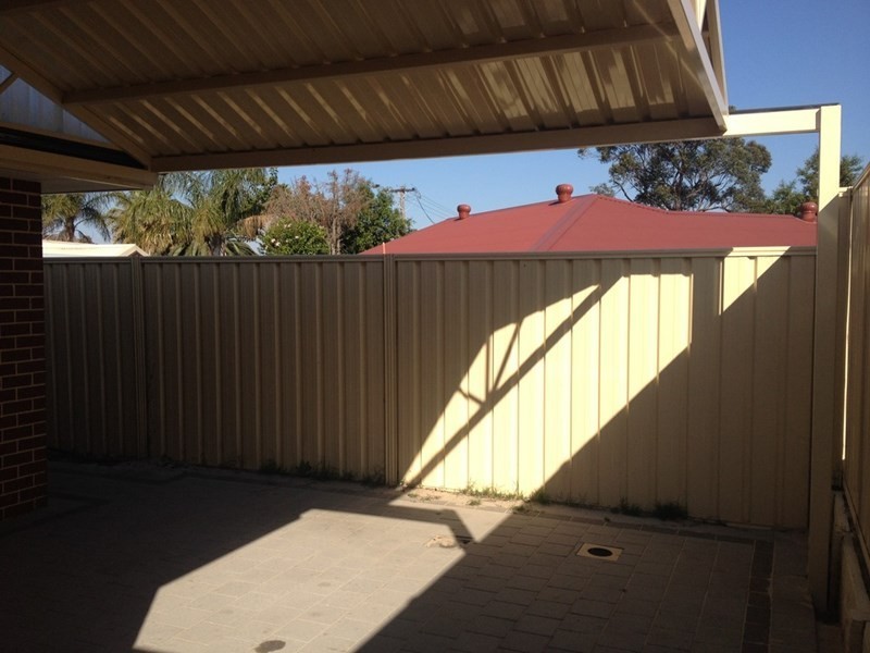 9/102 WESTFIELD Road, Kelmscott WA 6111