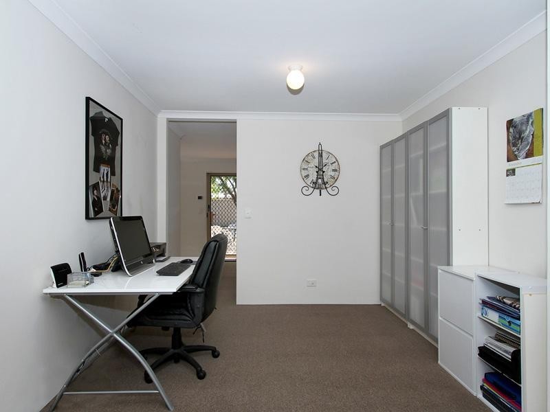 4 Bush Close, Beckenham WA 6107