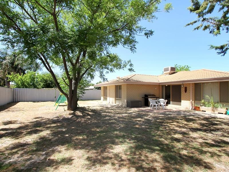 4 Bush Close, Beckenham WA 6107