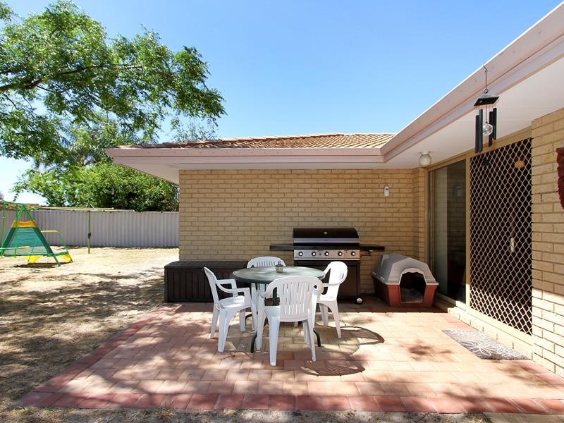 4 Bush Close, Beckenham WA 6107