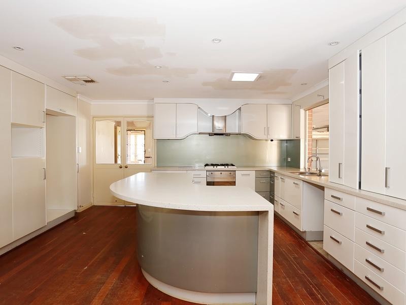 8 Lancaster Place, Maddington WA 6109