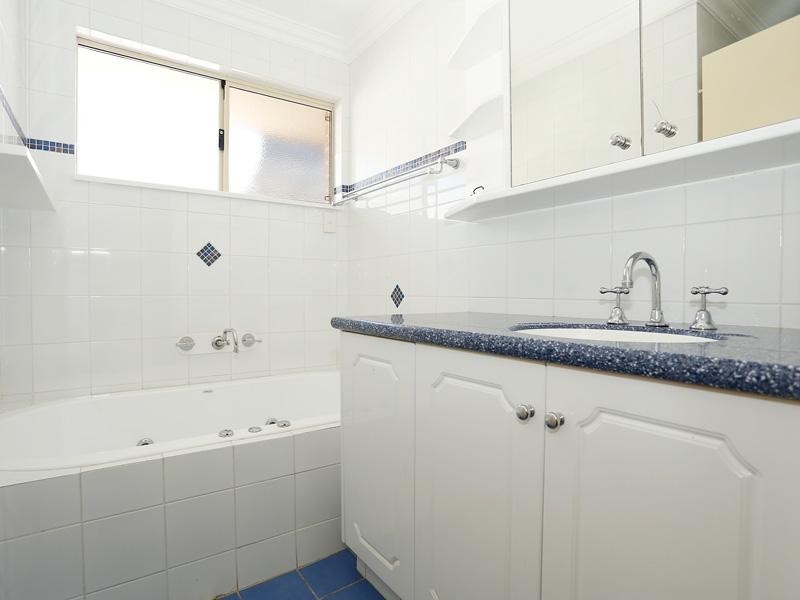 8 Lancaster Place, Maddington WA 6109