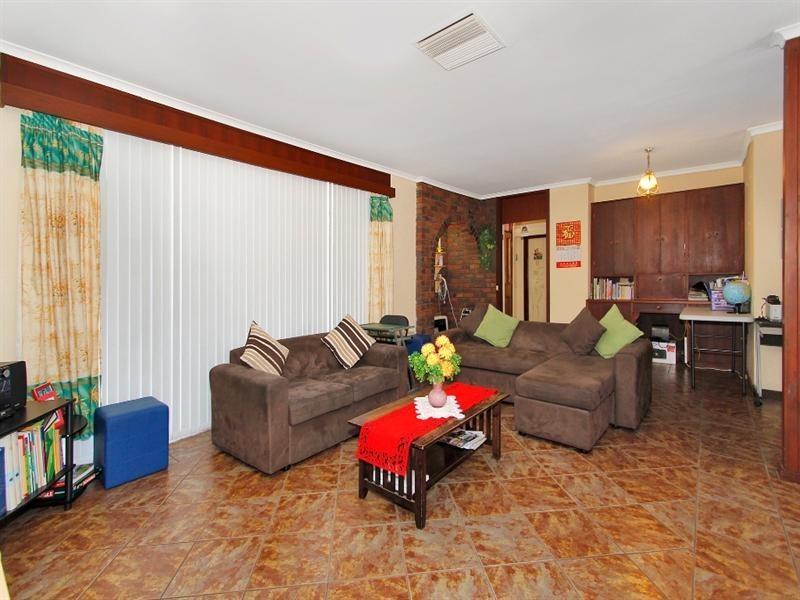 71 Astley Street, Gosnells WA 6110