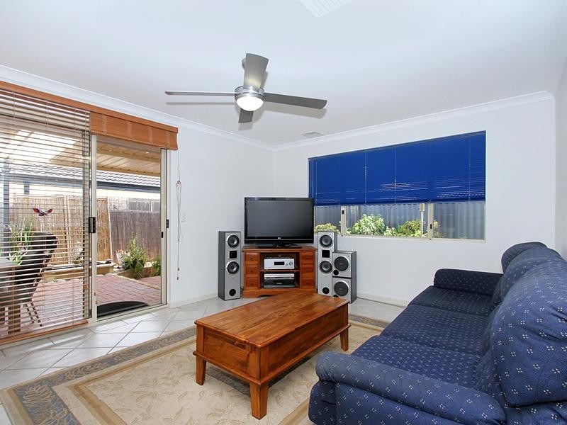 10 Manoora Place, Kenwick WA 6107