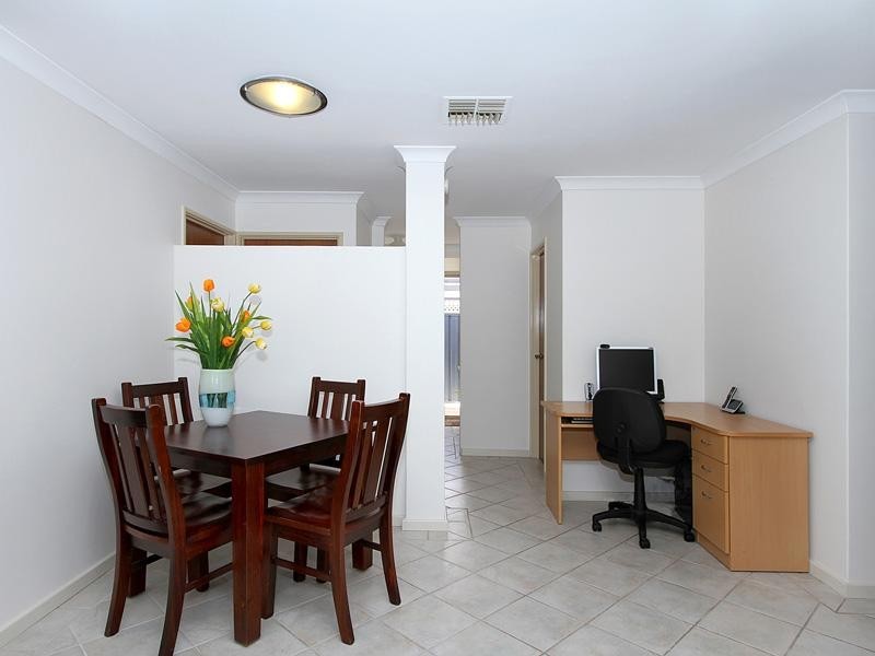 10 Manoora Place, Kenwick WA 6107