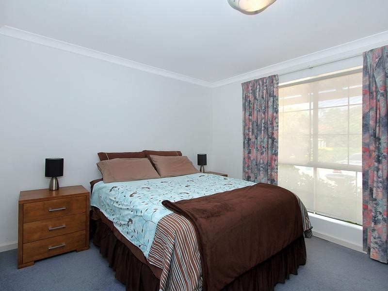 10 Manoora Place, Kenwick WA 6107