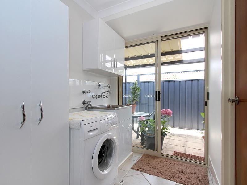 10 Manoora Place, Kenwick WA 6107