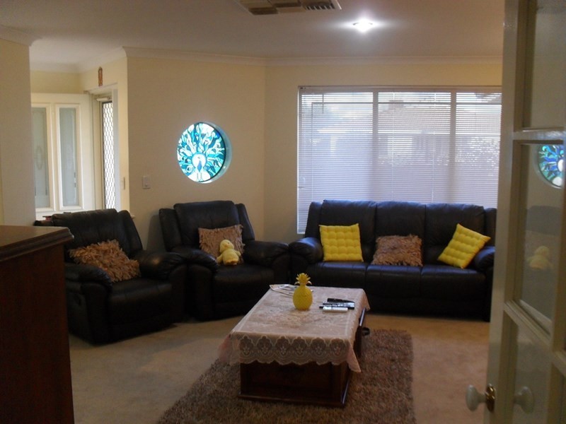 9 Lily Place, Thornlie WA 6108