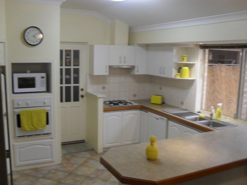 9 Lily Place, Thornlie WA 6108