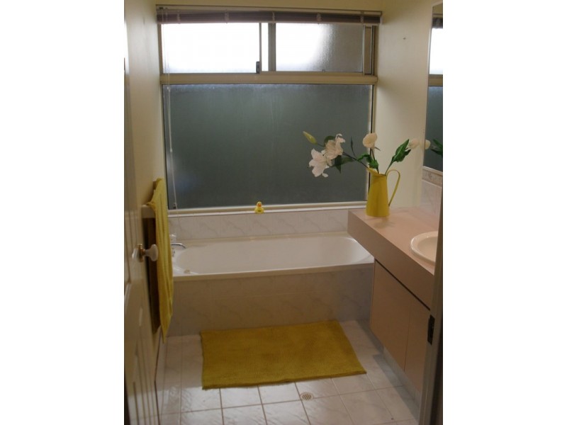 9 Lily Place, Thornlie WA 6108