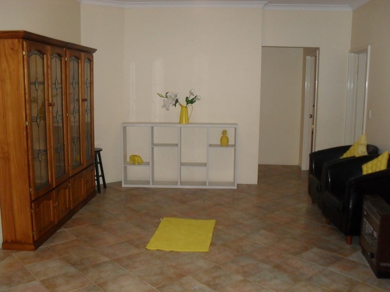 9 Lily Place, Thornlie WA 6108