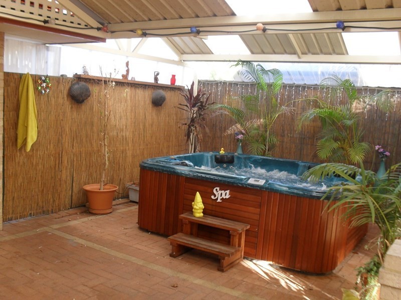 9 Lily Place, Thornlie WA 6108