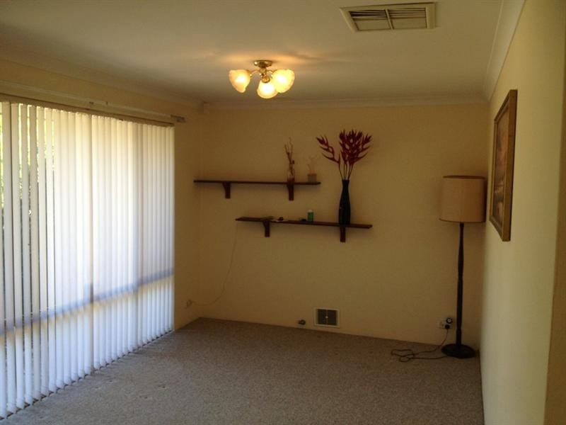 18 Murdoch Road, Thornlie WA 6108