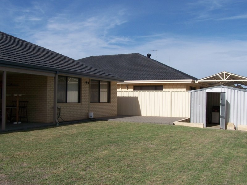 16 Summershill Gate, Kenwick WA 6107