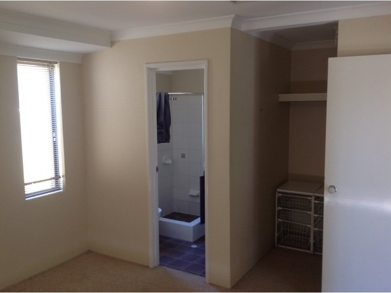 16 Summershill Gate, Kenwick WA 6107