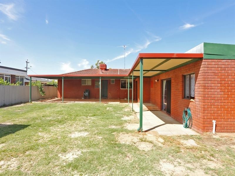 111 Westfield Street, Maddington WA 6109