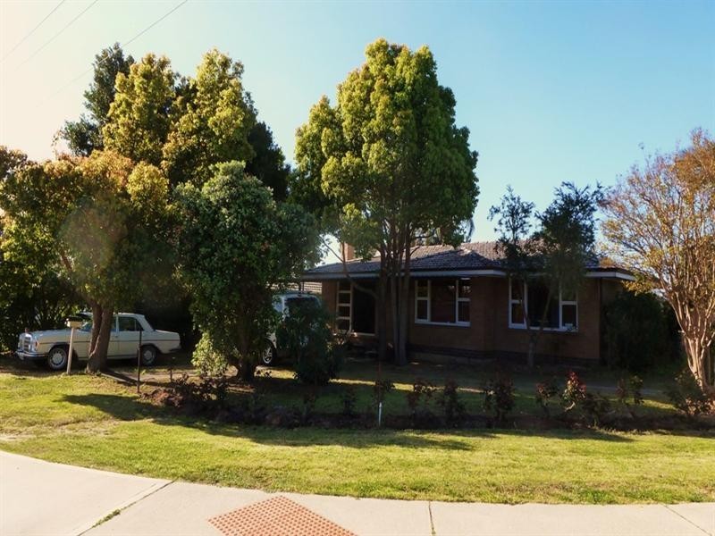 122 Crandon Street, Gosnells WA 6110