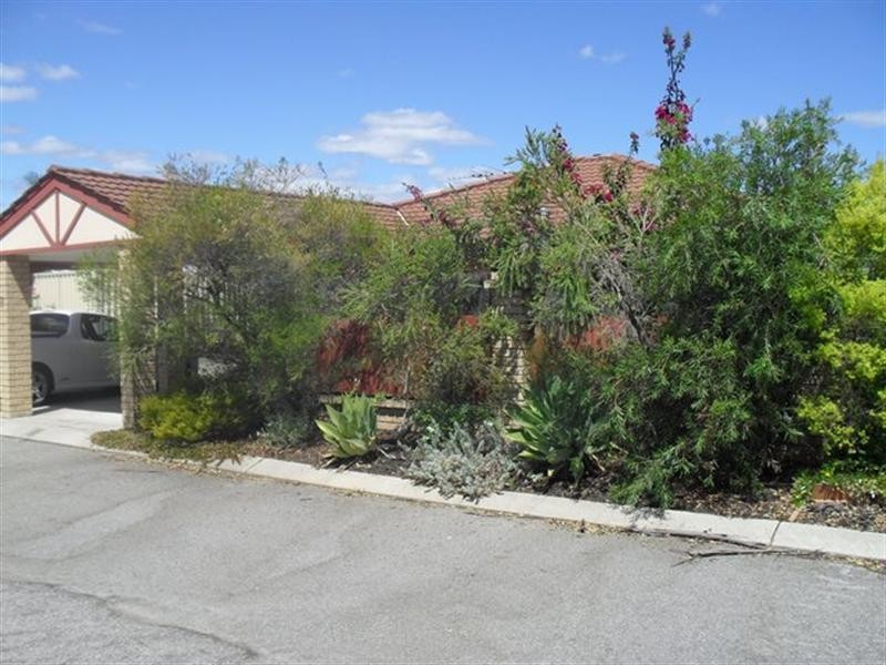 8/12 Auric Place, Maddington WA 6109