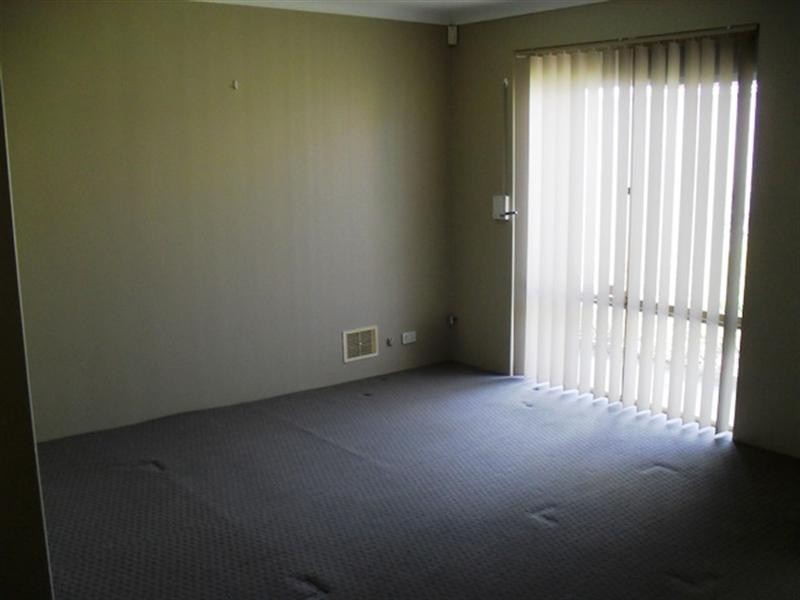 8/12 Auric Place, Maddington WA 6109