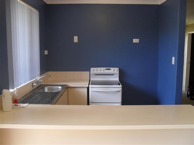 8/12 Auric Place, Maddington WA 6109