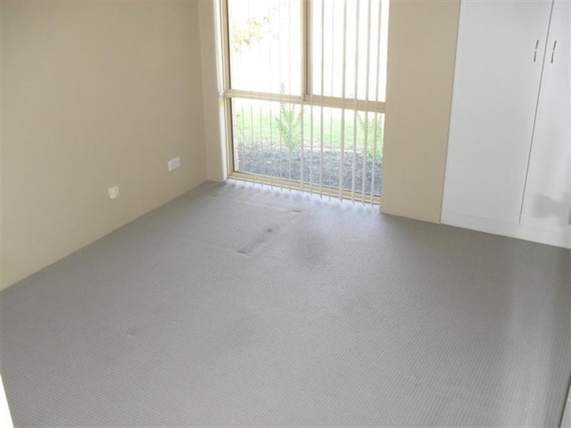 8/12 Auric Place, Maddington WA 6109