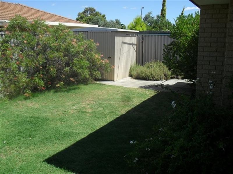 8/12 Auric Place, Maddington WA 6109