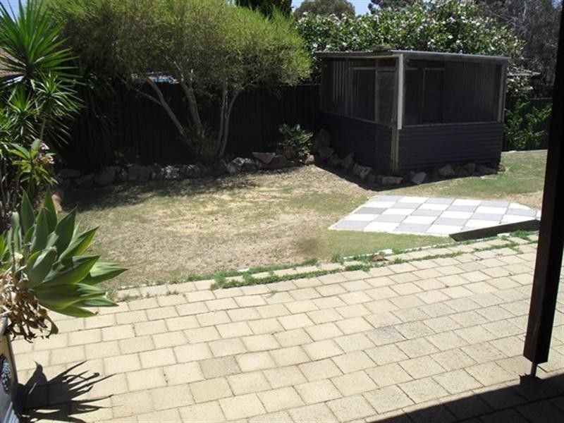 17 Cullen Court, Camillo WA 6111