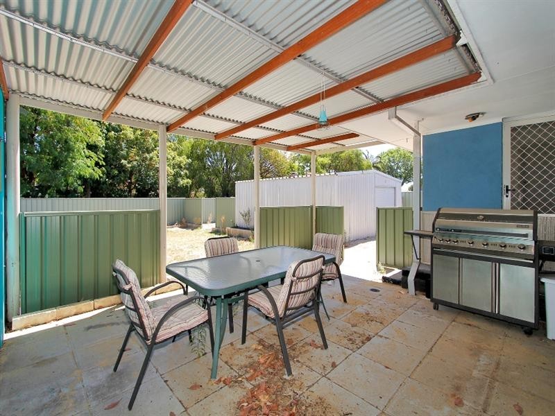 13 Munden Place, Kelmscott WA 6111