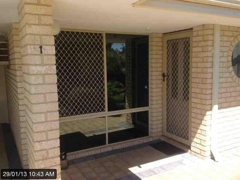 1/1 Chesterton Drive, Thornlie WA 6108