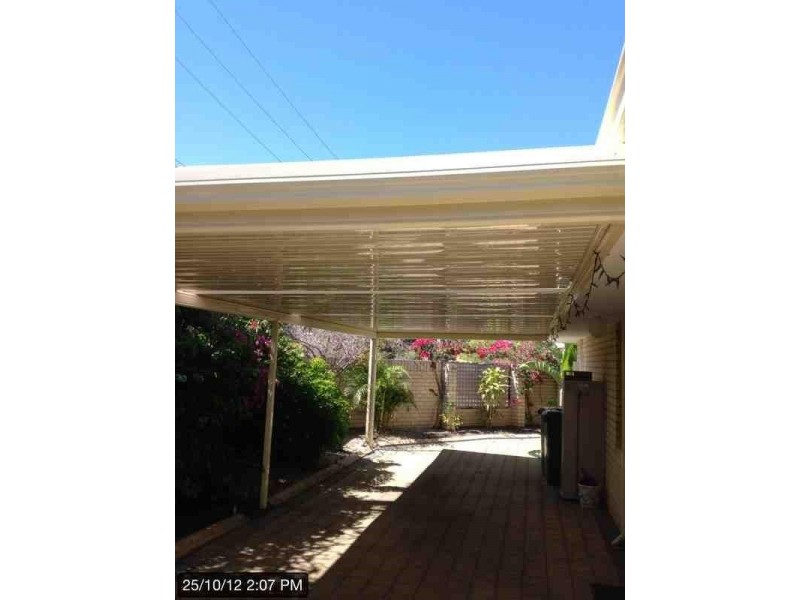 1/1 Chesterton Drive, Thornlie WA 6108