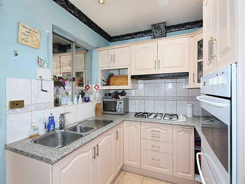 24 Sandalwood Street, Maddington WA 6109