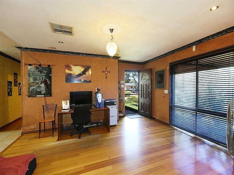 24 Sandalwood Street, Maddington WA 6109