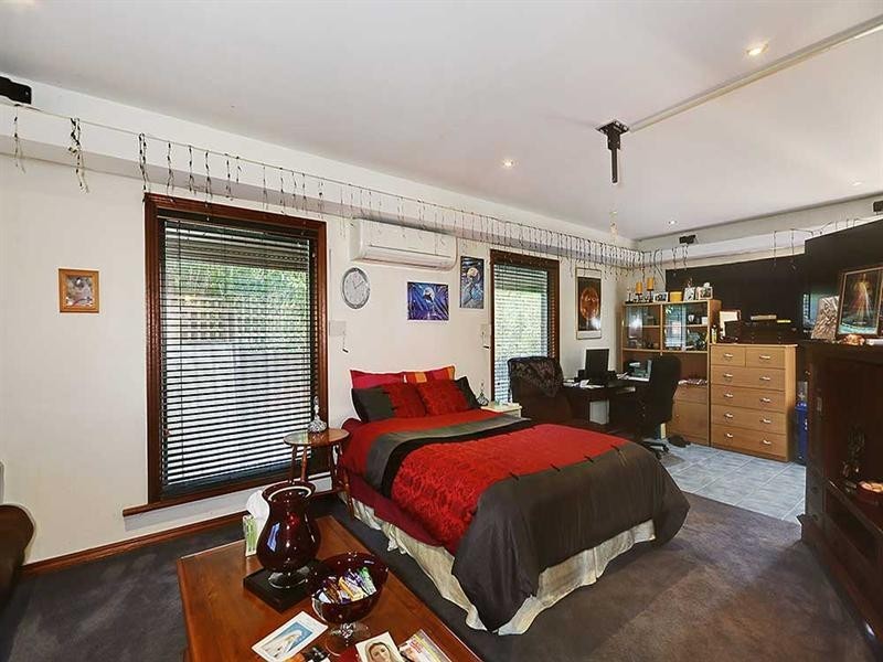 24 Sandalwood Street, Maddington WA 6109