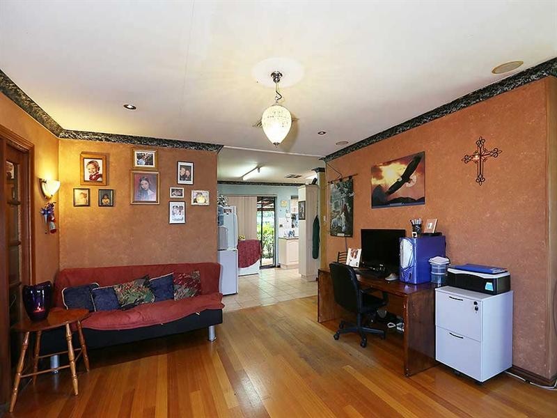 24 Sandalwood Street, Maddington WA 6109