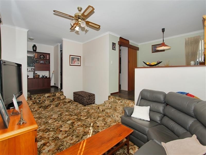 11 Wawanna Place, Huntingdale WA 6110