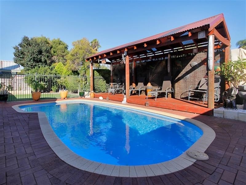 11 Wawanna Place, Huntingdale WA 6110