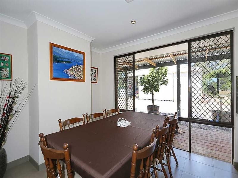 38 River Avenue, Maddington WA 6109