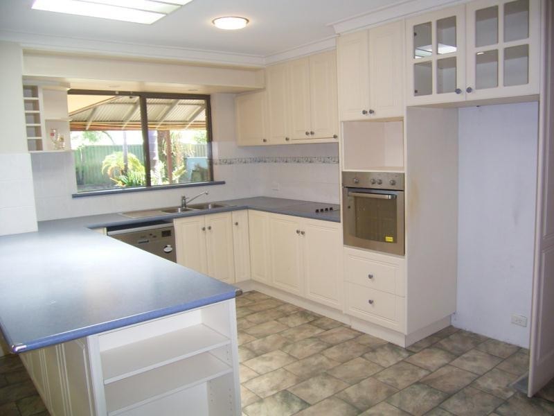 18 Gracechurch Crescent, Leeming WA 6149