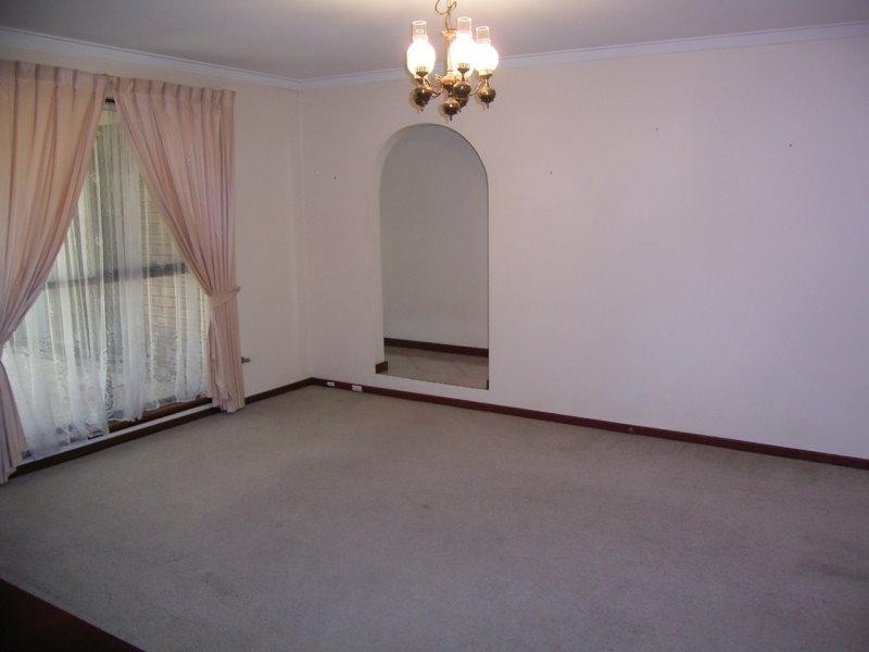 18 Gracechurch Crescent, Leeming WA 6149