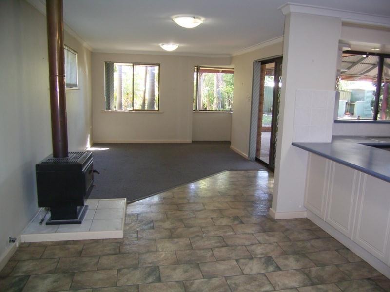 18 Gracechurch Crescent, Leeming WA 6149