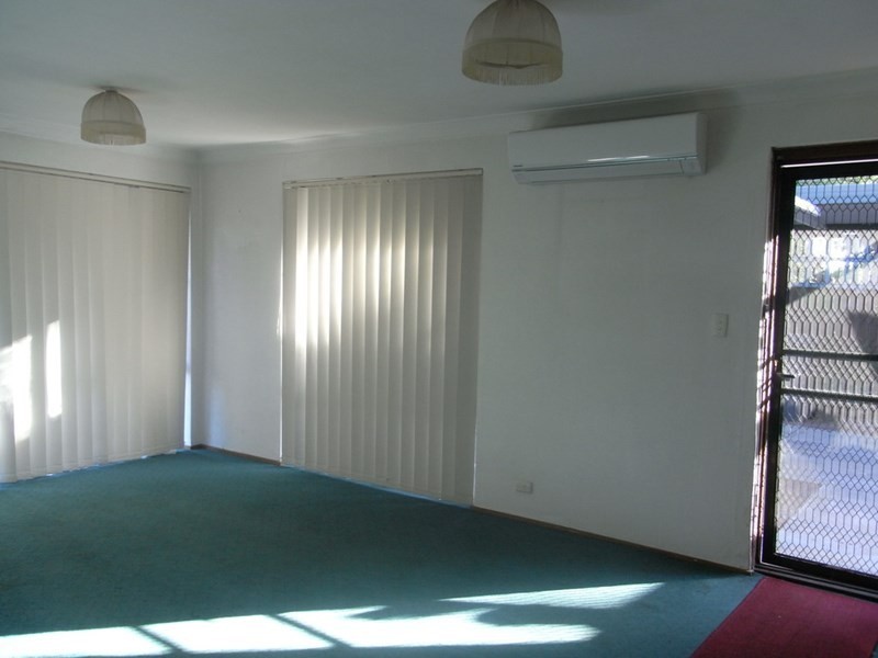 4 Griffith Way, Thornlie WA 6108