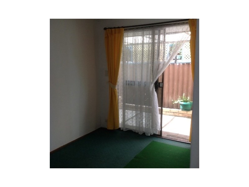 4 Griffith Way, Thornlie WA 6108