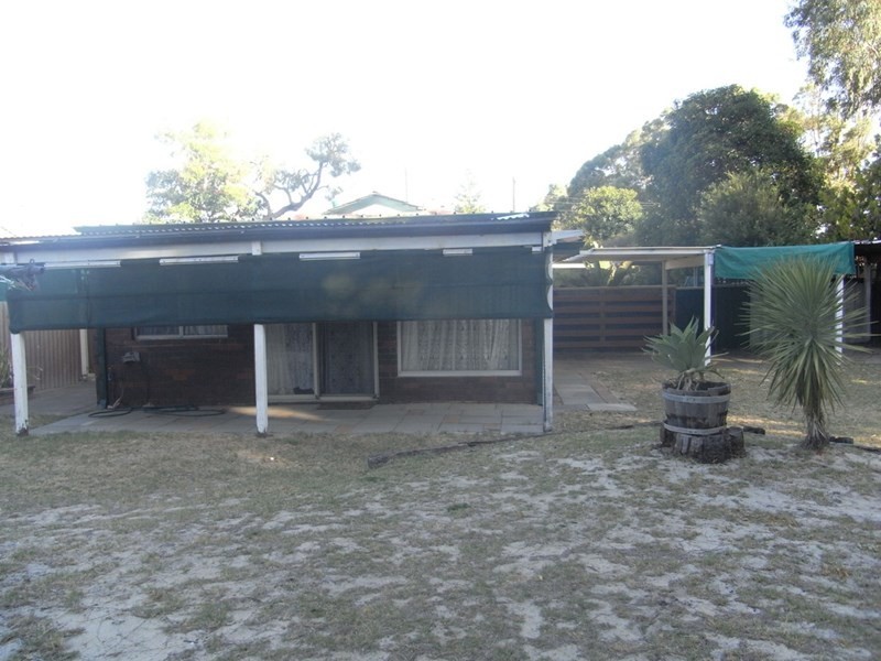 4 Griffith Way, Thornlie WA 6108