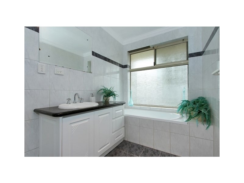 16 Cormorant Court, Southern River WA 6110