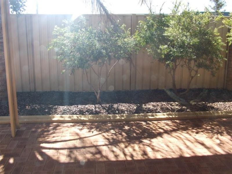 26/208 BURSLEM Drive, Maddington WA 6109
