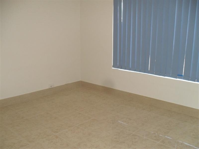 4 Hazelwood Road, Maddington WA 6109