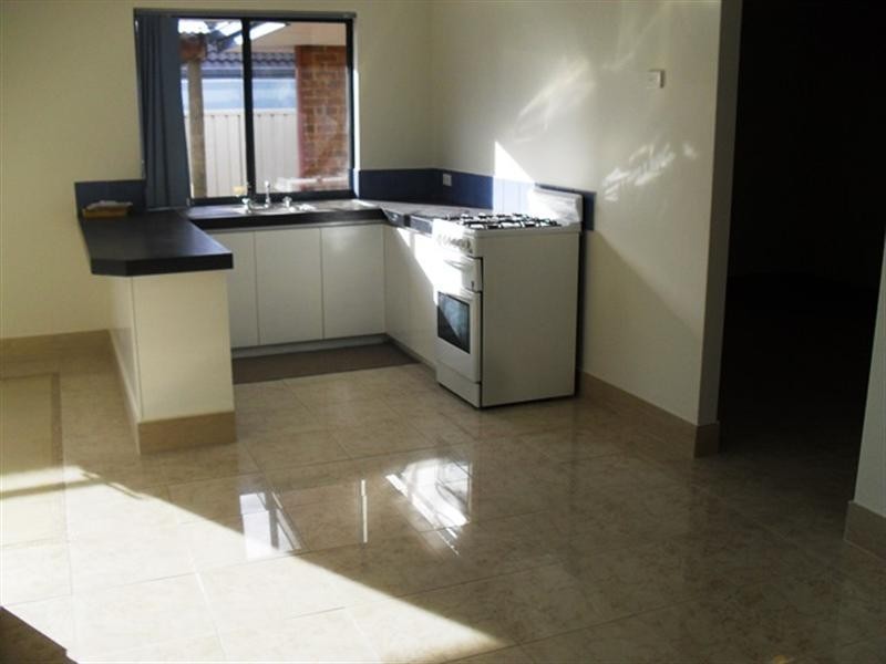 4 Hazelwood Road, Maddington WA 6109