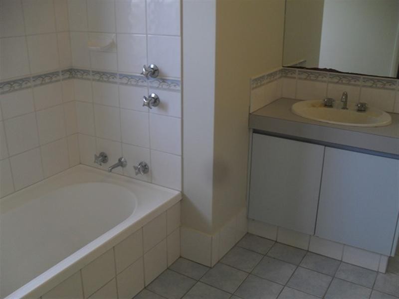 4 Hazelwood Road, Maddington WA 6109