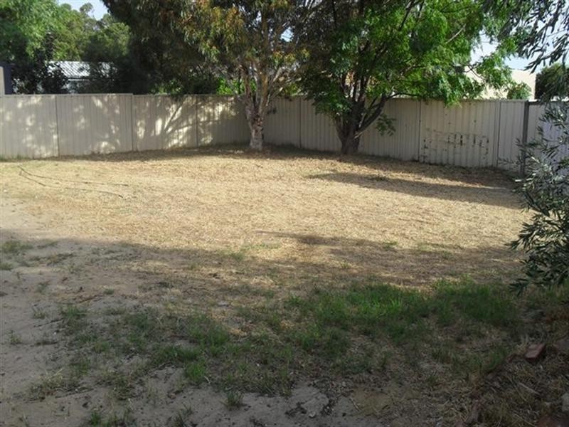 4 Hazelwood Road, Maddington WA 6109