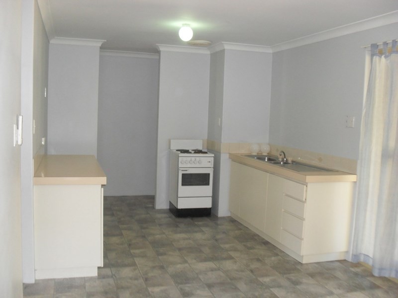 6/25 Quarram Way, Gosnells WA 6110